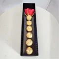 Boto de rosa com Ferrero Rocher